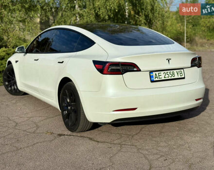 Белый Тесла Модель 3, объемом двигателя 0 л и пробегом 67 тыс. км за 22000 $, фото 27 на Automoto.ua