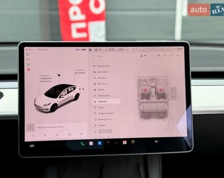 Белый Тесла Модель 3, объемом двигателя 0 л и пробегом 85 тыс. км за 19000 $, фото 19 на Automoto.ua