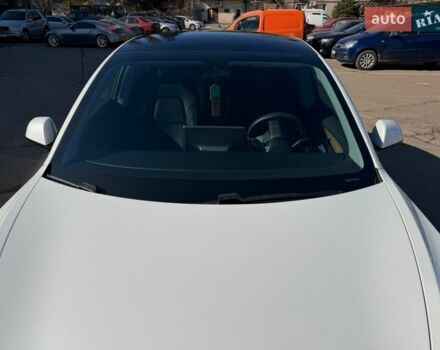 Белый Тесла Модель 3, объемом двигателя 0 л и пробегом 82 тыс. км за 19999 $, фото 5 на Automoto.ua