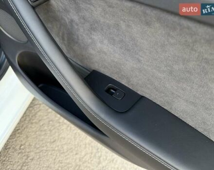 Білий Тесла Модель 3, об'ємом двигуна 0 л та пробігом 88 тис. км за 20950 $, фото 27 на Automoto.ua