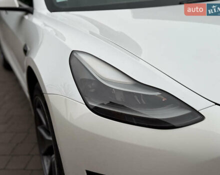 Білий Тесла Модель 3, об'ємом двигуна 0 л та пробігом 166 тис. км за 14900 $, фото 30 на Automoto.ua