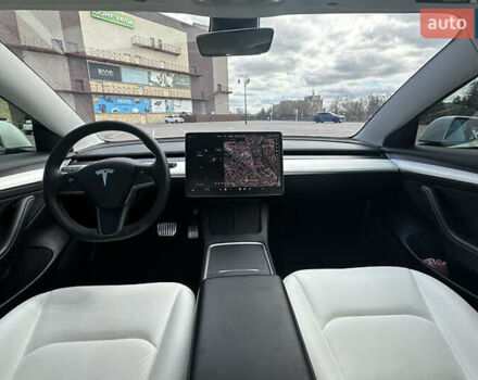Белый Тесла Модель 3, объемом двигателя 0 л и пробегом 60 тыс. км за 19300 $, фото 9 на Automoto.ua