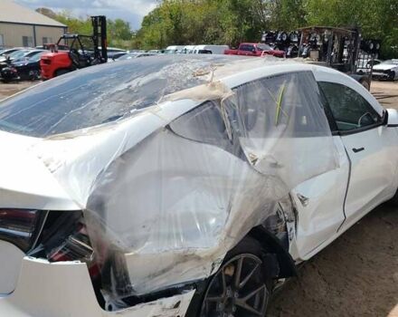 Белый Тесла Модель 3, объемом двигателя 0 л и пробегом 27 тыс. км за 19750 $, фото 27 на Automoto.ua