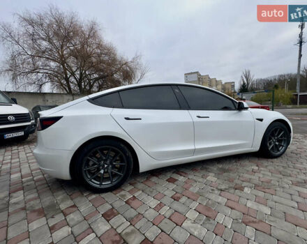 Білий Тесла Модель 3, об'ємом двигуна 0 л та пробігом 84 тис. км за 18300 $, фото 42 на Automoto.ua