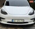 Білий Тесла Модель 3, об'ємом двигуна 0 л та пробігом 96 тис. км за 18500 $, фото 4 на Automoto.ua