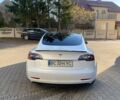 Белый Тесла Модель 3, объемом двигателя 0 л и пробегом 92 тыс. км за 16600 $, фото 3 на Automoto.ua