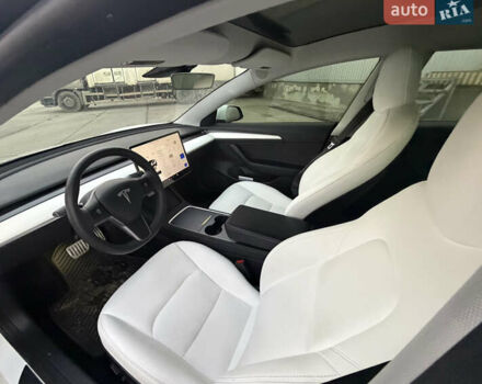 Белый Тесла Модель 3, объемом двигателя 0 л и пробегом 92 тыс. км за 21900 $, фото 28 на Automoto.ua