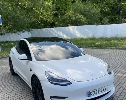 Білий Тесла Модель 3, об'ємом двигуна 0 л та пробігом 76 тис. км за 21700 $, фото 3 на Automoto.ua