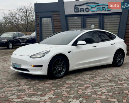 Білий Тесла Модель 3, об'ємом двигуна 0 л та пробігом 84 тис. км за 18300 $, фото 4 на Automoto.ua