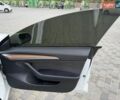 Білий Тесла Модель 3, об'ємом двигуна 0 л та пробігом 104 тис. км за 16500 $, фото 30 на Automoto.ua