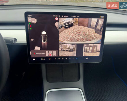 Білий Тесла Модель 3, об'ємом двигуна 0 л та пробігом 84 тис. км за 18300 $, фото 19 на Automoto.ua