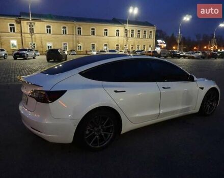 Белый Тесла Модель 3, объемом двигателя 0 л и пробегом 95 тыс. км за 18500 $, фото 2 на Automoto.ua