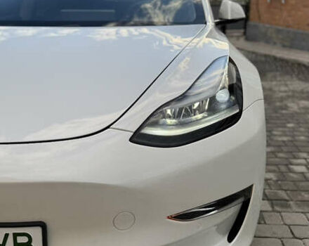 Белый Тесла Модель 3, объемом двигателя 0 л и пробегом 90 тыс. км за 23000 $, фото 20 на Automoto.ua