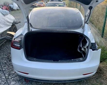 Белый Тесла Модель 3, объемом двигателя 0 л и пробегом 27 тыс. км за 19750 $, фото 24 на Automoto.ua