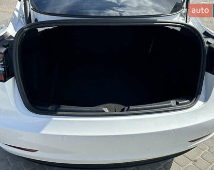 Белый Тесла Модель 3, объемом двигателя 0 л и пробегом 60 тыс. км за 19300 $, фото 12 на Automoto.ua