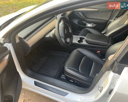 Тесла Модель 3 2021 в Днепре (Днепропетровске) на Automoto.ua Белый Тесла Модель 3, объемом двигателя 0 л и пробегом 131 тыс. км за 21500 $, фото 8 на Automoto.ua