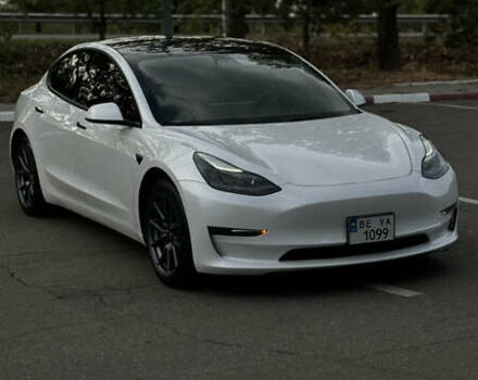 Белый Тесла Модель 3, объемом двигателя 0 л и пробегом 27 тыс. км за 24000 $, фото 1 на Automoto.ua
