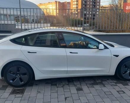 Білий Тесла Модель 3, об'ємом двигуна 0 л та пробігом 60 тис. км за 22600 $, фото 3 на Automoto.ua