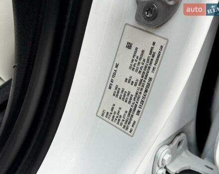 Белый Тесла Модель 3, объемом двигателя 0 л и пробегом 85 тыс. км за 19000 $, фото 24 на Automoto.ua