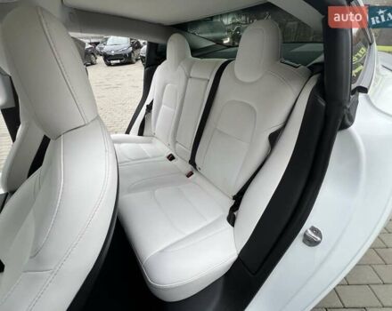 Белый Тесла Модель 3, объемом двигателя 0 л и пробегом 74 тыс. км за 21999 $, фото 10 на Automoto.ua