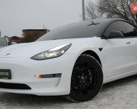 Белый Тесла Модель 3, объемом двигателя 0 л и пробегом 37 тыс. км за 17999 $, фото 13 на Automoto.ua