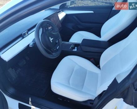 Білий Тесла Модель 3, об'ємом двигуна 0 л та пробігом 68 тис. км за 19200 $, фото 2 на Automoto.ua