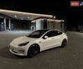 Білий Тесла Модель 3, об'ємом двигуна 0 л та пробігом 79 тис. км за 22400 $, фото 1 на Automoto.ua