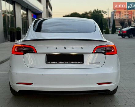 Білий Тесла Модель 3, об'ємом двигуна 0 л та пробігом 93 тис. км за 23000 $, фото 6 на Automoto.ua
