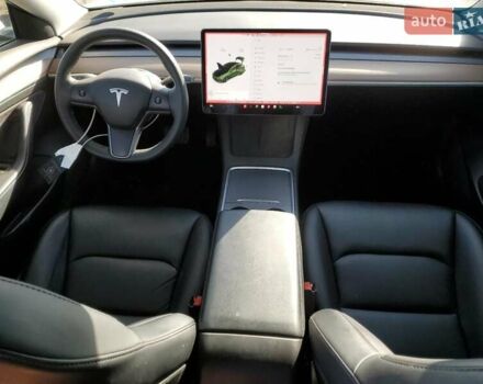 Белый Тесла Модель 3, объемом двигателя 0 л и пробегом 61 тыс. км за 7500 $, фото 7 на Automoto.ua