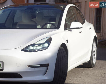 Білий Тесла Модель 3, об'ємом двигуна 0 л та пробігом 64 тис. км за 21500 $, фото 9 на Automoto.ua