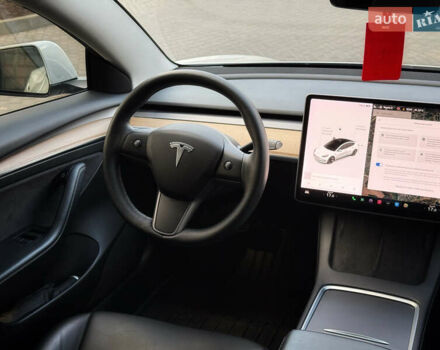 Белый Тесла Модель 3, объемом двигателя 0 л и пробегом 37 тыс. км за 19999 $, фото 153 на Automoto.ua