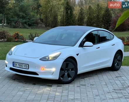 Білий Тесла Модель 3, об'ємом двигуна 0 л та пробігом 113 тис. км за 16200 $, фото 7 на Automoto.ua