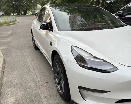 Білий Тесла Модель 3, об'ємом двигуна 0 л та пробігом 75 тис. км за 23500 $, фото 2 на Automoto.ua