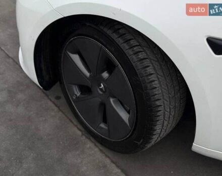 Білий Тесла Модель 3, об'ємом двигуна 0 л та пробігом 185 тис. км за 13900 $, фото 3 на Automoto.ua