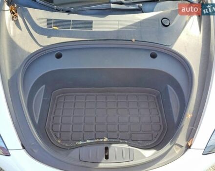 Білий Тесла Модель 3, об'ємом двигуна 0 л та пробігом 48 тис. км за 5100 $, фото 10 на Automoto.ua