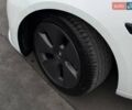 Білий Тесла Модель 3, об'ємом двигуна 0 л та пробігом 185 тис. км за 13900 $, фото 3 на Automoto.ua