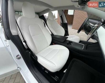 Белый Тесла Модель 3, объемом двигателя 0 л и пробегом 74 тыс. км за 21999 $, фото 8 на Automoto.ua