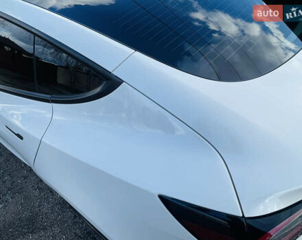 Белый Тесла Модель 3, объемом двигателя 0 л и пробегом 49 тыс. км за 20000 $, фото 12 на Automoto.ua