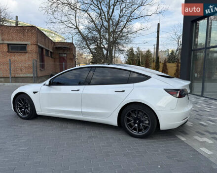 Белый Тесла Модель 3, объемом двигателя 0 л и пробегом 37 тыс. км за 19999 $, фото 26 на Automoto.ua