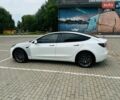 Білий Тесла Модель 3, об'ємом двигуна 0 л та пробігом 144 тис. км за 16200 $, фото 2 на Automoto.ua