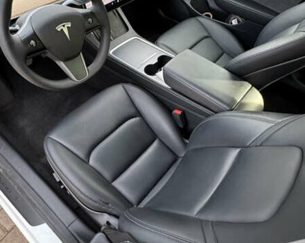 Білий Тесла Модель 3, об'ємом двигуна 0 л та пробігом 35 тис. км за 17600 $, фото 17 на Automoto.ua