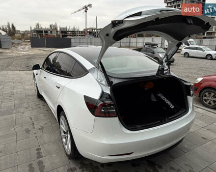 Білий Тесла Модель 3, об'ємом двигуна 0 л та пробігом 64 тис. км за 24900 $, фото 16 на Automoto.ua
