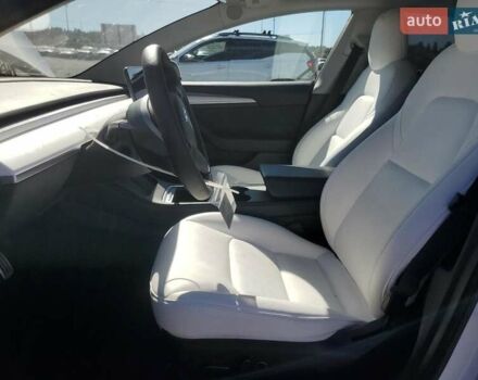 Білий Тесла Модель 3, об'ємом двигуна 0 л та пробігом 65 тис. км за 18000 $, фото 6 на Automoto.ua