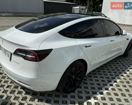 Білий Тесла Модель 3, об'ємом двигуна 0 л та пробігом 49 тис. км за 35000 $, фото 4 на Automoto.ua