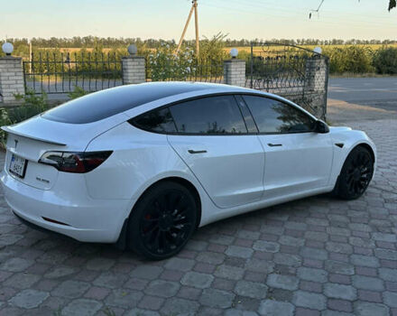 Білий Тесла Модель 3, об'ємом двигуна 0 л та пробігом 115 тис. км за 22500 $, фото 2 на Automoto.ua