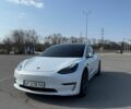 Білий Тесла Модель 3, об'ємом двигуна 0 л та пробігом 63 тис. км за 22000 $, фото 2 на Automoto.ua
