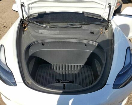 Белый Тесла Модель 3, объемом двигателя 0 л и пробегом 51 тыс. км за 5100 $, фото 10 на Automoto.ua