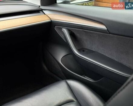 Білий Тесла Модель 3, об'ємом двигуна 0 л та пробігом 185 тис. км за 13900 $, фото 44 на Automoto.ua