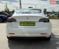 Белый Тесла Модель 3, объемом двигателя 0 л и пробегом 50 тыс. км за 18990 $, фото 7 на Automoto.ua