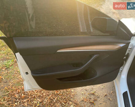 Тесла Модель 3 2021 в Днепре (Днепропетровске) на Automoto.ua Белый Тесла Модель 3, объемом двигателя 0 л и пробегом 131 тыс. км за 21500 $, фото 9 на Automoto.ua